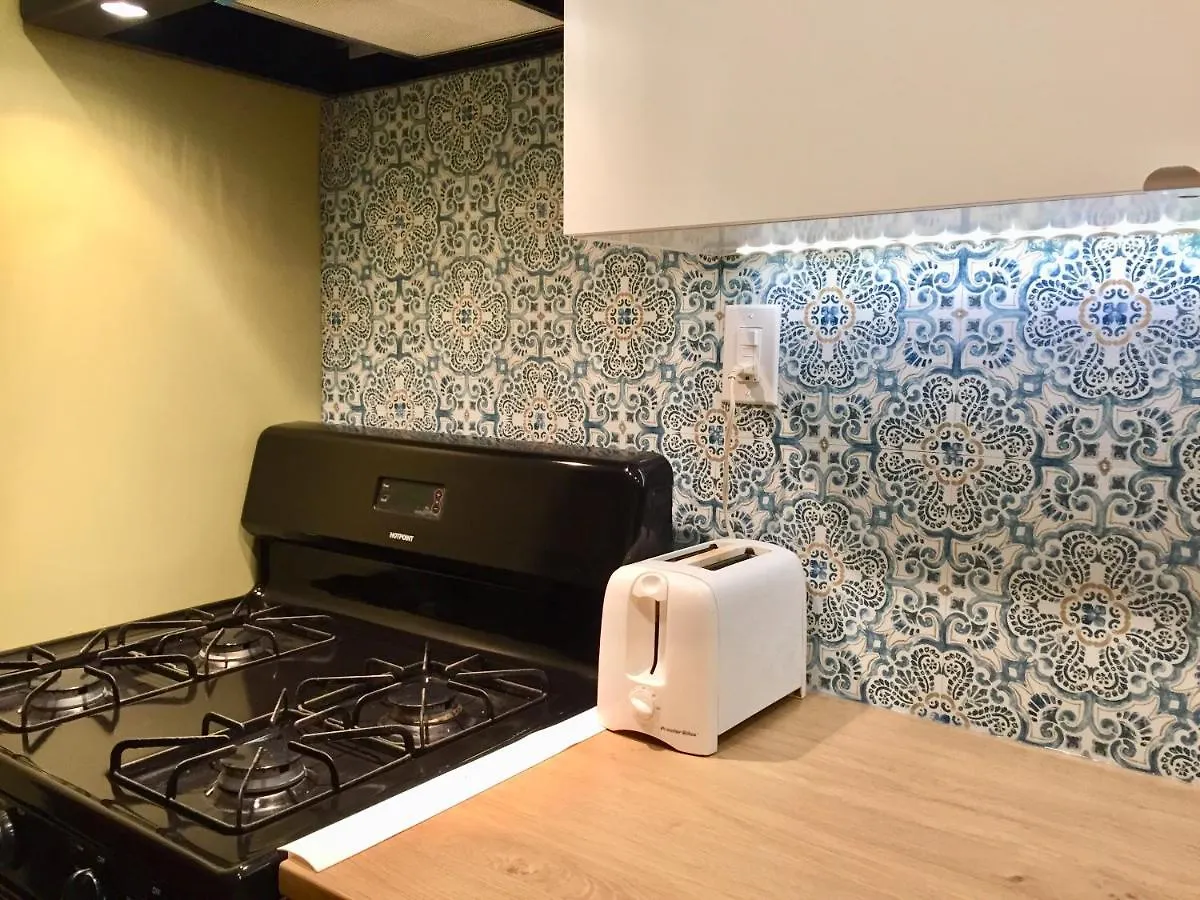 Cozy Multi-Leveled Apartment! New York Apartment
